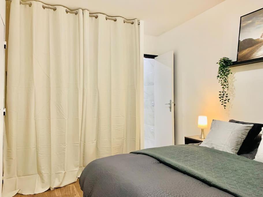 Appartement T2 Ideal Pour Familles Ou Sejour D Affaire Argenteuil Esterno foto